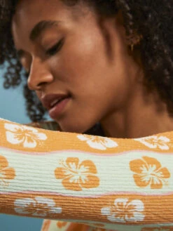 Roxy Wavy Babe Cropped Long Sleeve Rashguard -Roxy Swimwear Shop erjwr03655 roxym gbg6 bck2