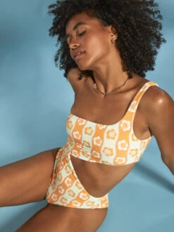 Roxy Wavy Babe One-Piece Swimsuit -Roxy Swimwear Shop erjx103540 roxym gbg6 frt2